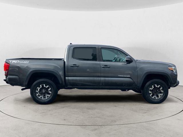 Used 2017 Toyota Tacoma TRD Off-Road w/ Tow Package (A/T) AWD/4WD image 7