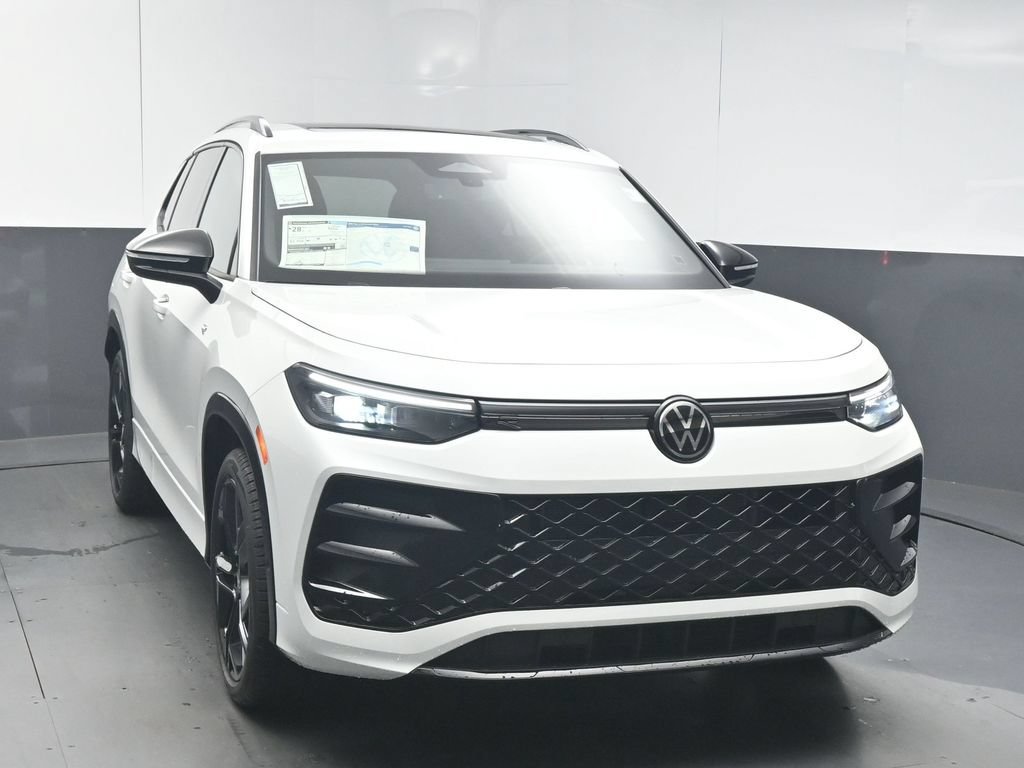 New 2026 Volkswagen Tiguan SE R-Line FWD image 3