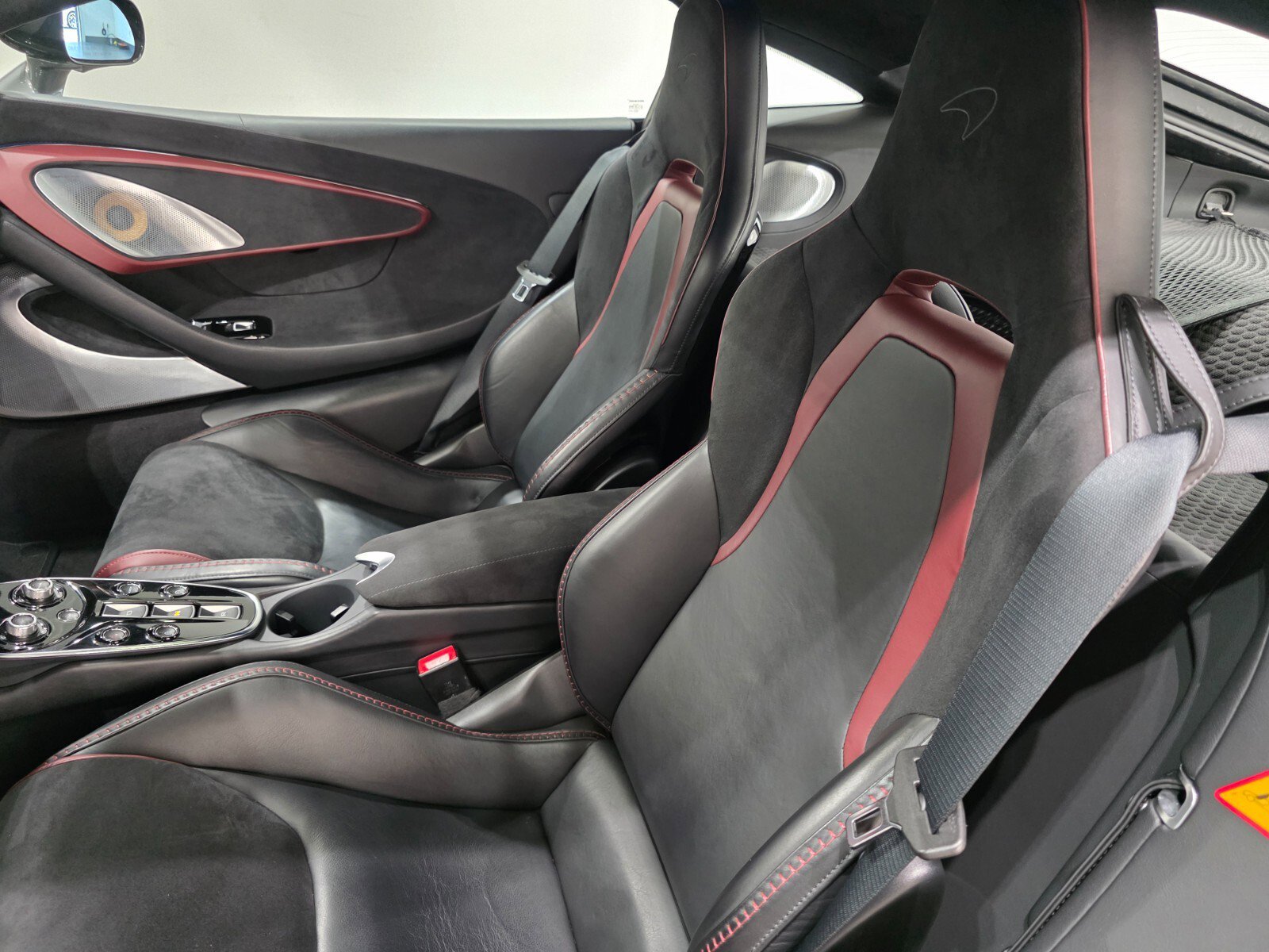 Used 2022 McLaren GT image 9