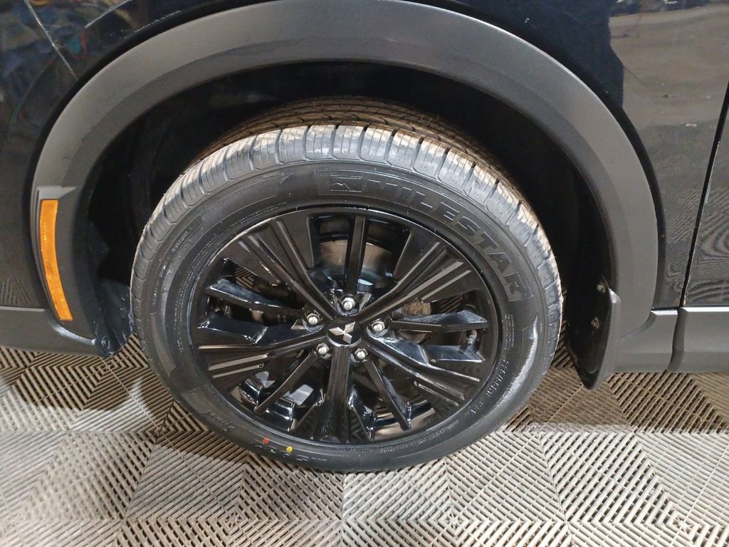 Used 2022 Mitsubishi Eclipse Cross LE image 17