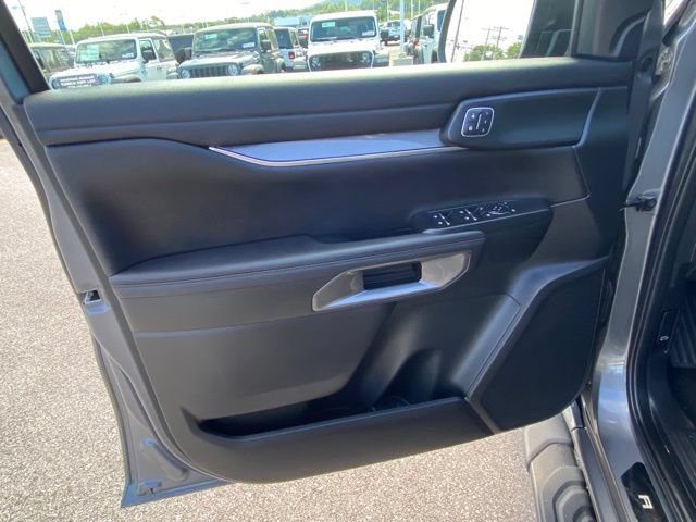 Used 2025 Ford Ranger Lariat w/ FX4 Off-Road Package AWD/4WD image 11