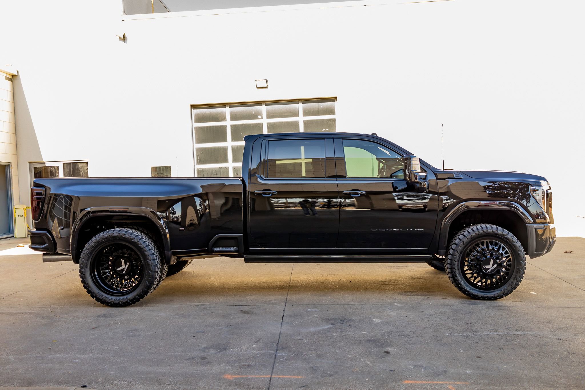 Used 2026 GMC Sierra 3500 Denali Ultimate image 11