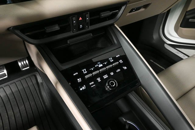 New 2025 Porsche Macan 4S Electric image 21