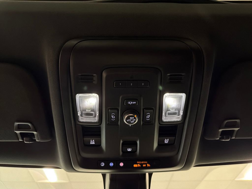 Used 2022 GMC Yukon SLT w/ SLT Premium Package RWD image 18