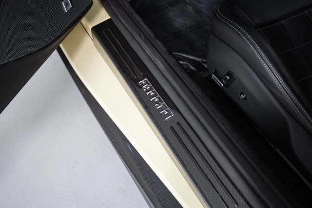 Certified 2023 Ferrari Portofino M image 12