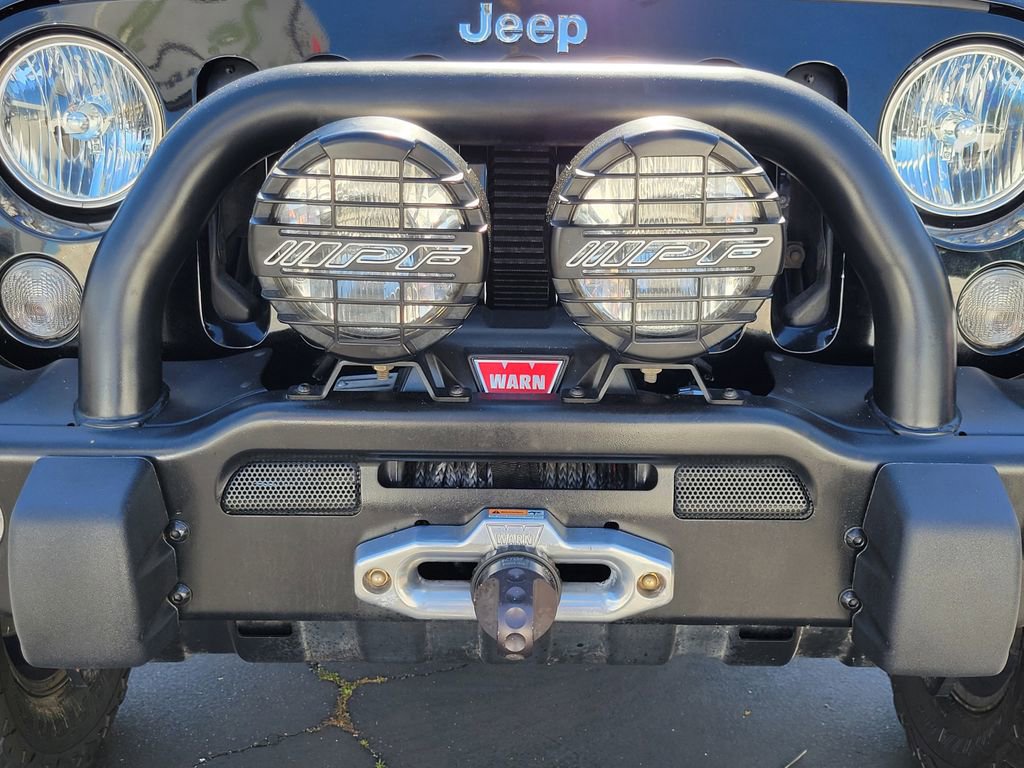 Used 2016 Jeep Wrangler Unlimited Rubicon w/ Connectivity Group image 26