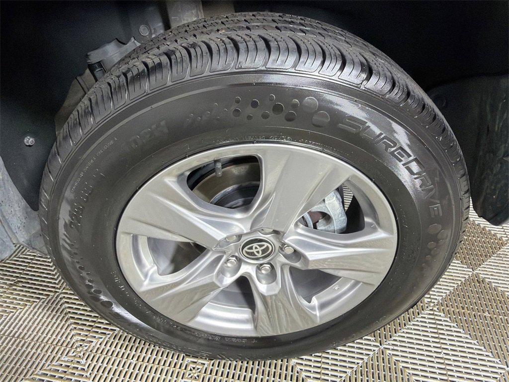 Used 2024 Toyota RAV4 XLE image 19