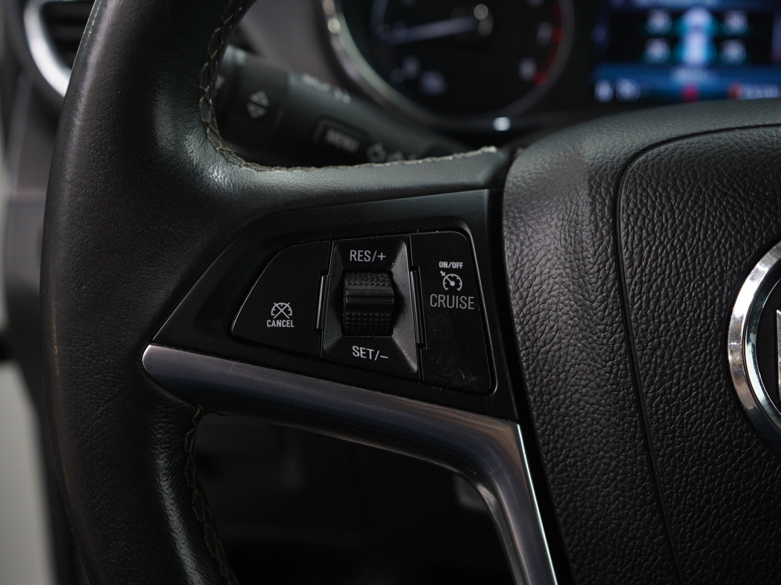 Used 2022 Buick Encore Preferred image 17