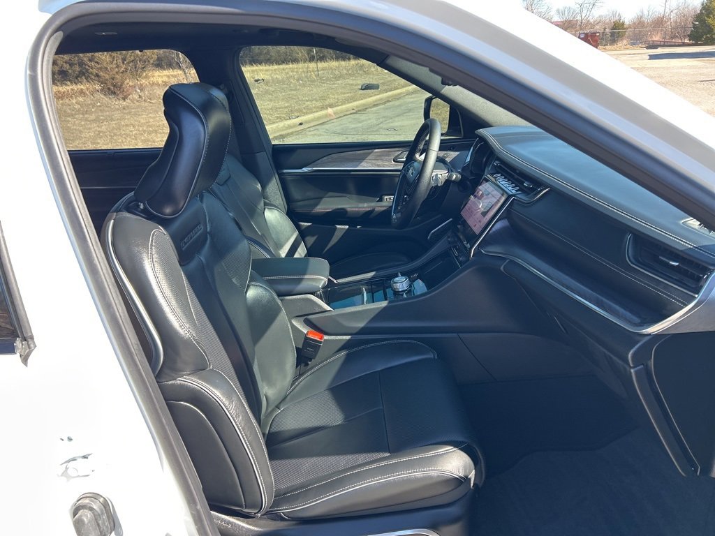 Used 2025 Jeep Grand Cherokee L Overland w/ Luxury Tech Group IV image 18