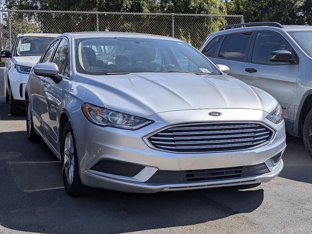 Used 2017 Ford Fusion S FWD image 27