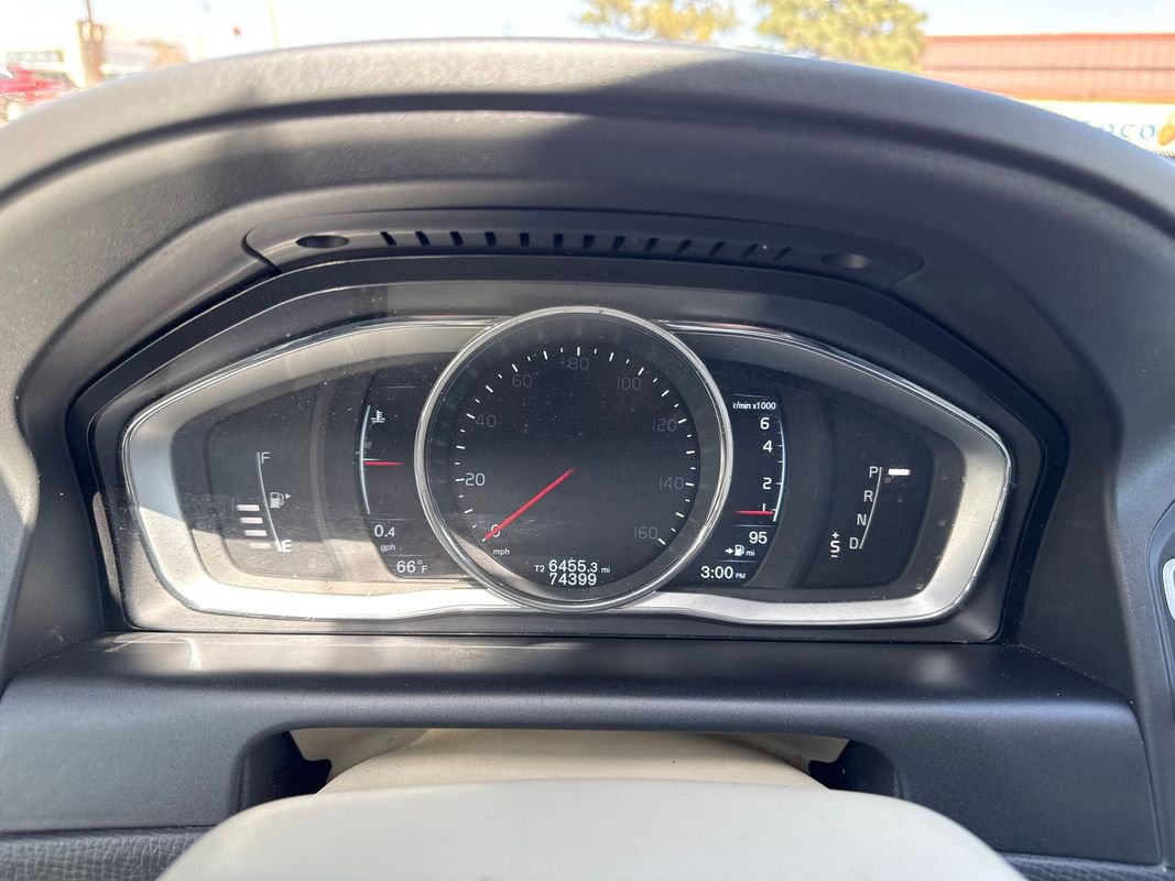 Used 2015 Volvo XC60 T6 w/ Proximity Package image 24