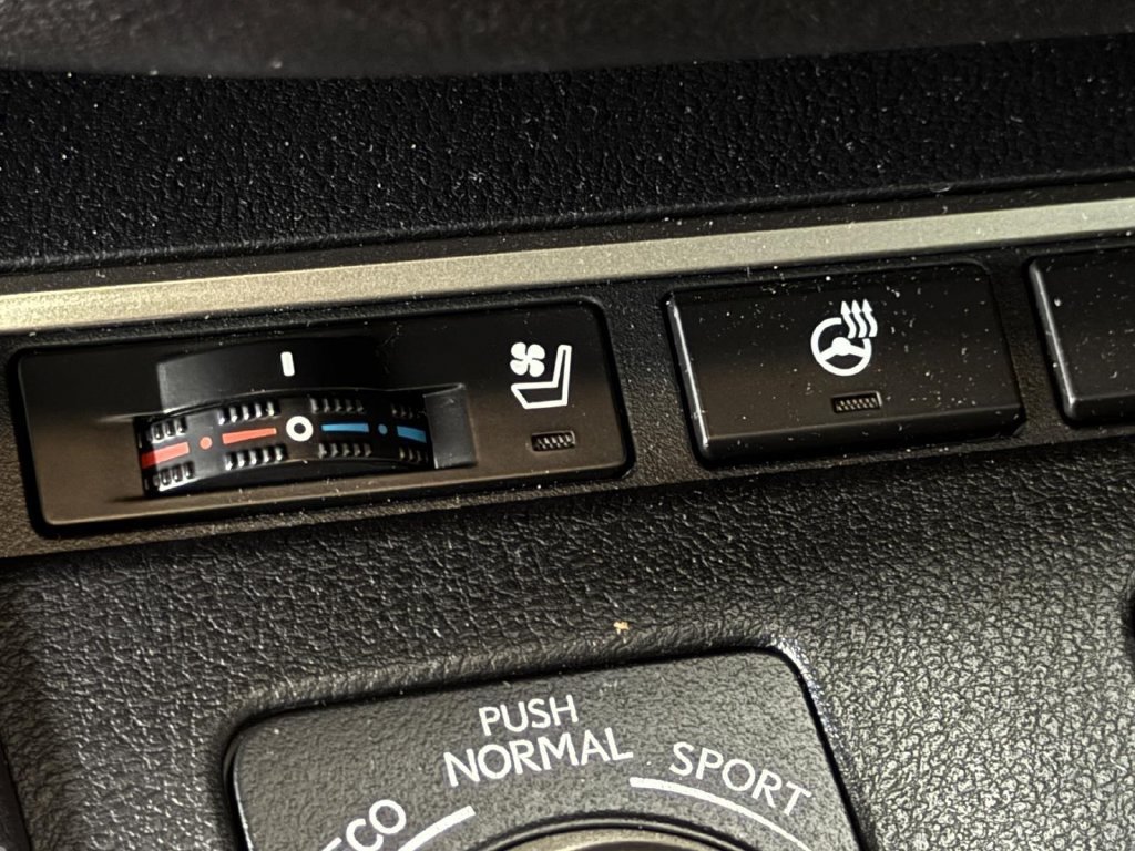 Used 2018 Lexus ES 350 w/ Luxury Package w/Wood Trim FWD image 22