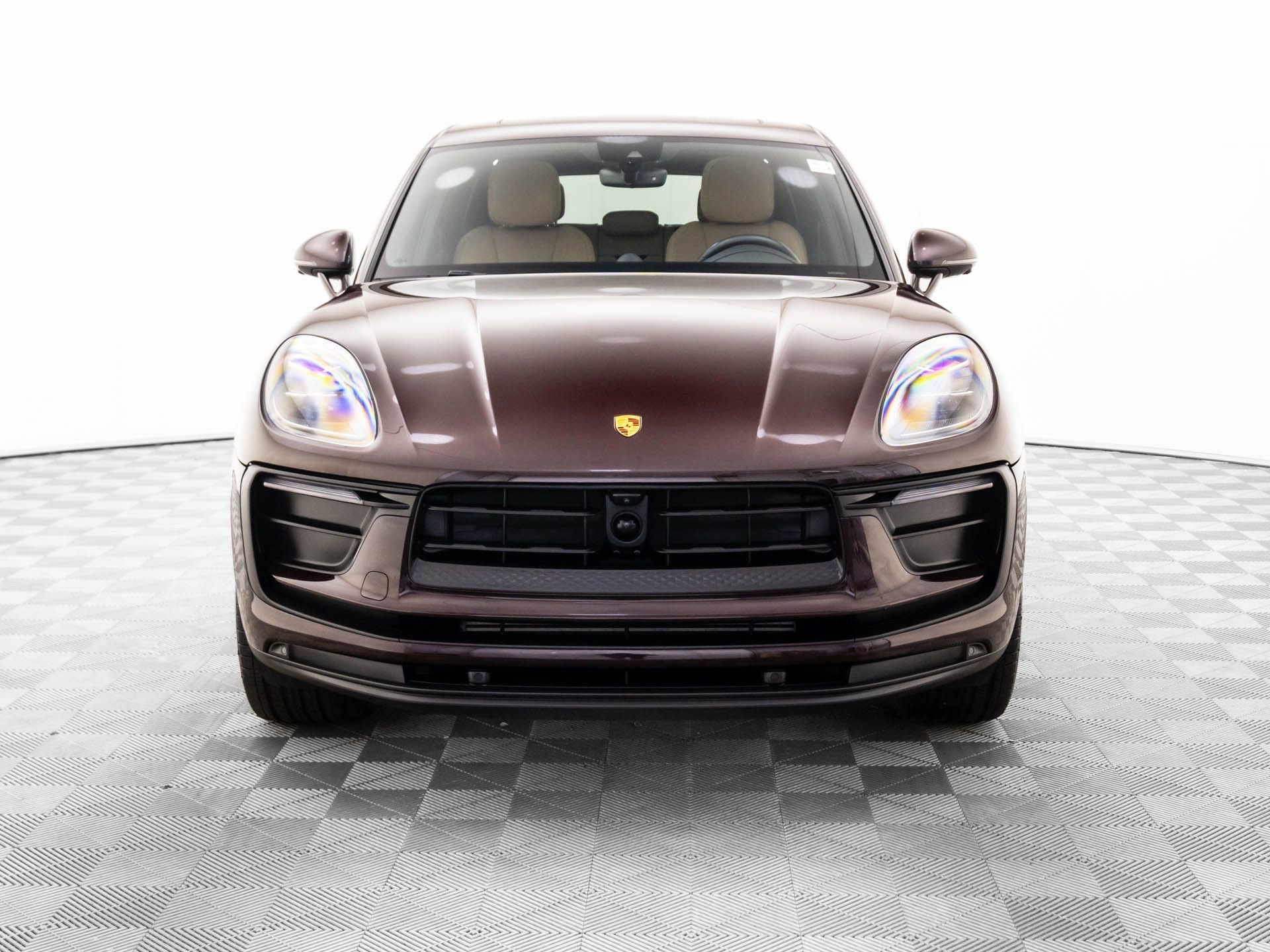 Certified 2023 Porsche Macan image 9
