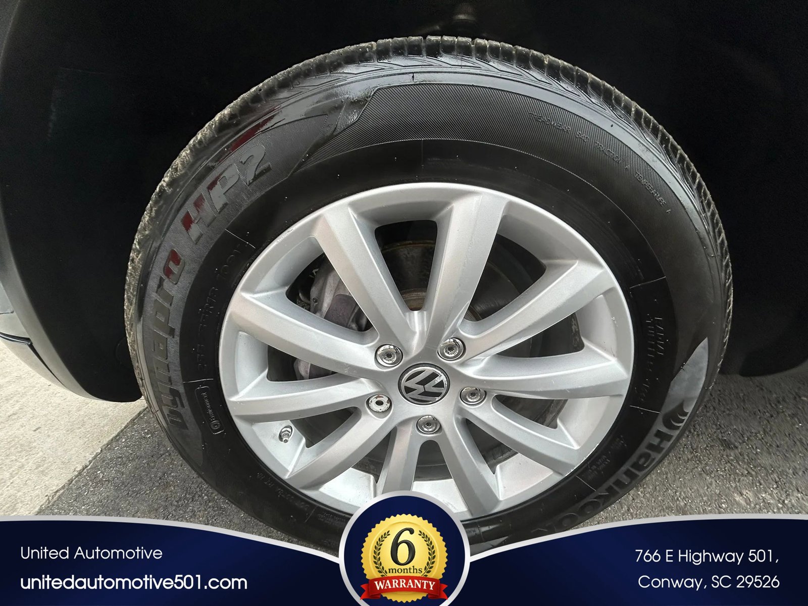 Used 2011 Volkswagen Touareg Sport image 20