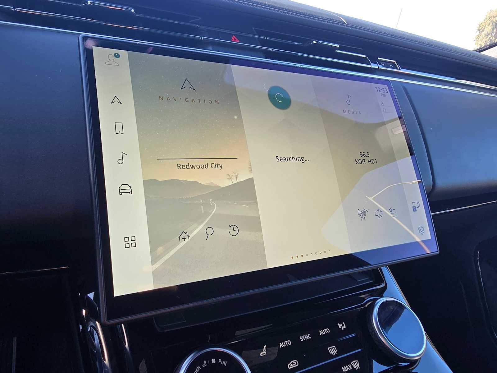 Used 2023 Land Rover Range Rover Sport SE Dynamic image 28