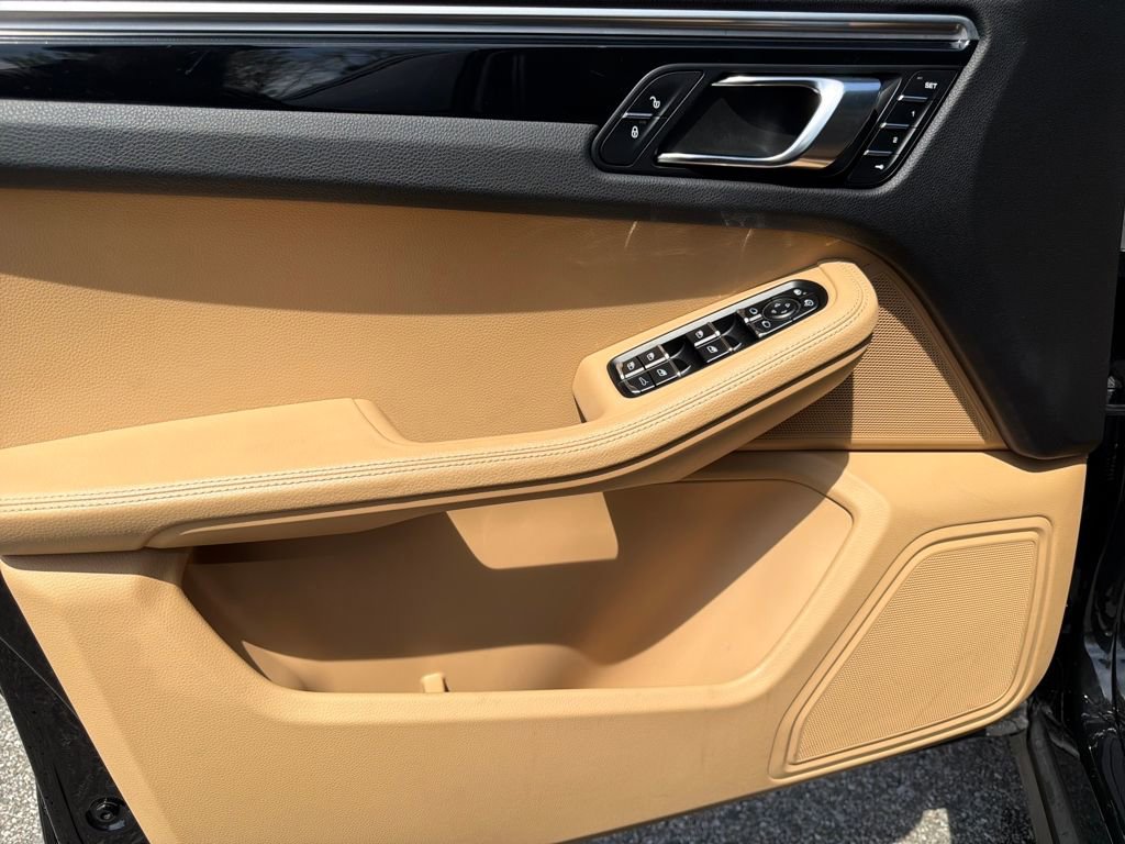 Used 2018 Porsche Macan image 28