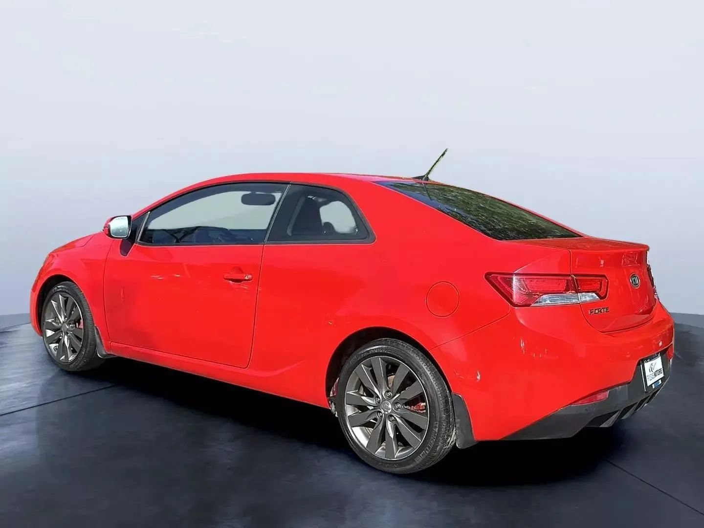 Used 2011 Kia Forte Koup SX image 3