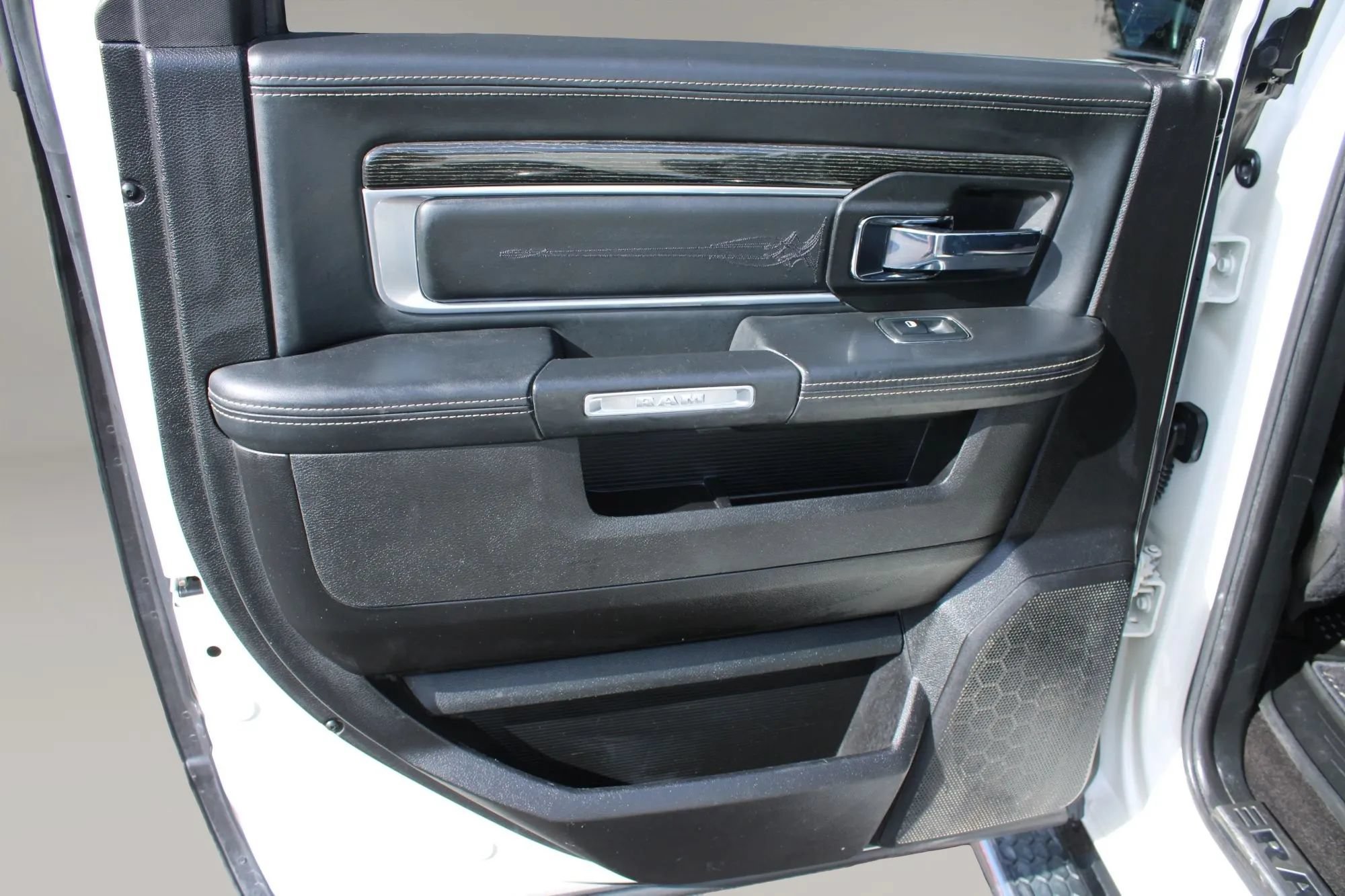 Used 2017 RAM 1500 Limited AWD/4WD image 18