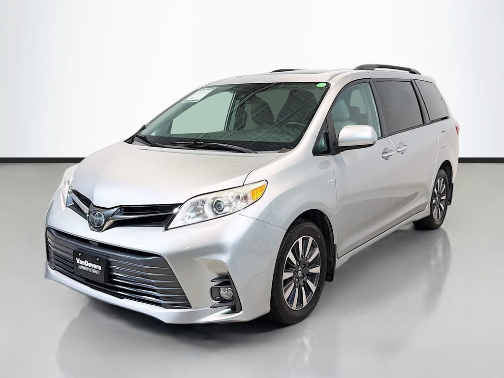 Used 2020 Toyota Sienna XLE w/ XLE Navigation Package AWD/4WD image 5