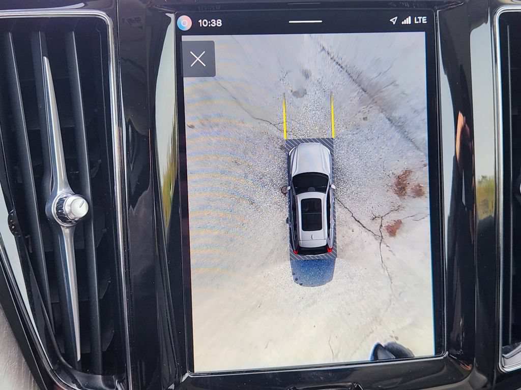 Certified 2025 Volvo XC60 B5 Plus AWD/4WD image 26