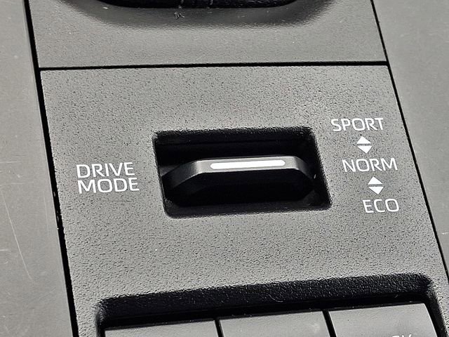 Used 2024 Toyota Highlander XLE image 26