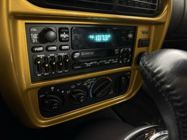 Used 2002 Chrysler Prowler image 23