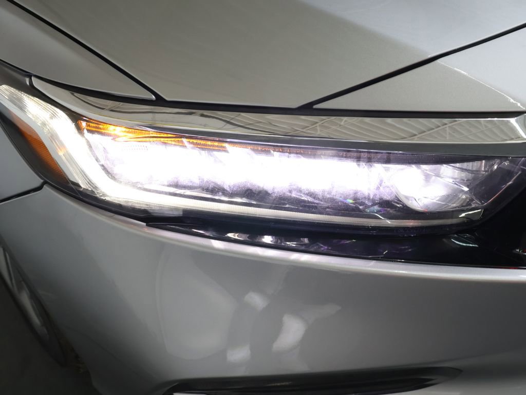 Used 2018 Honda Accord EX image 26