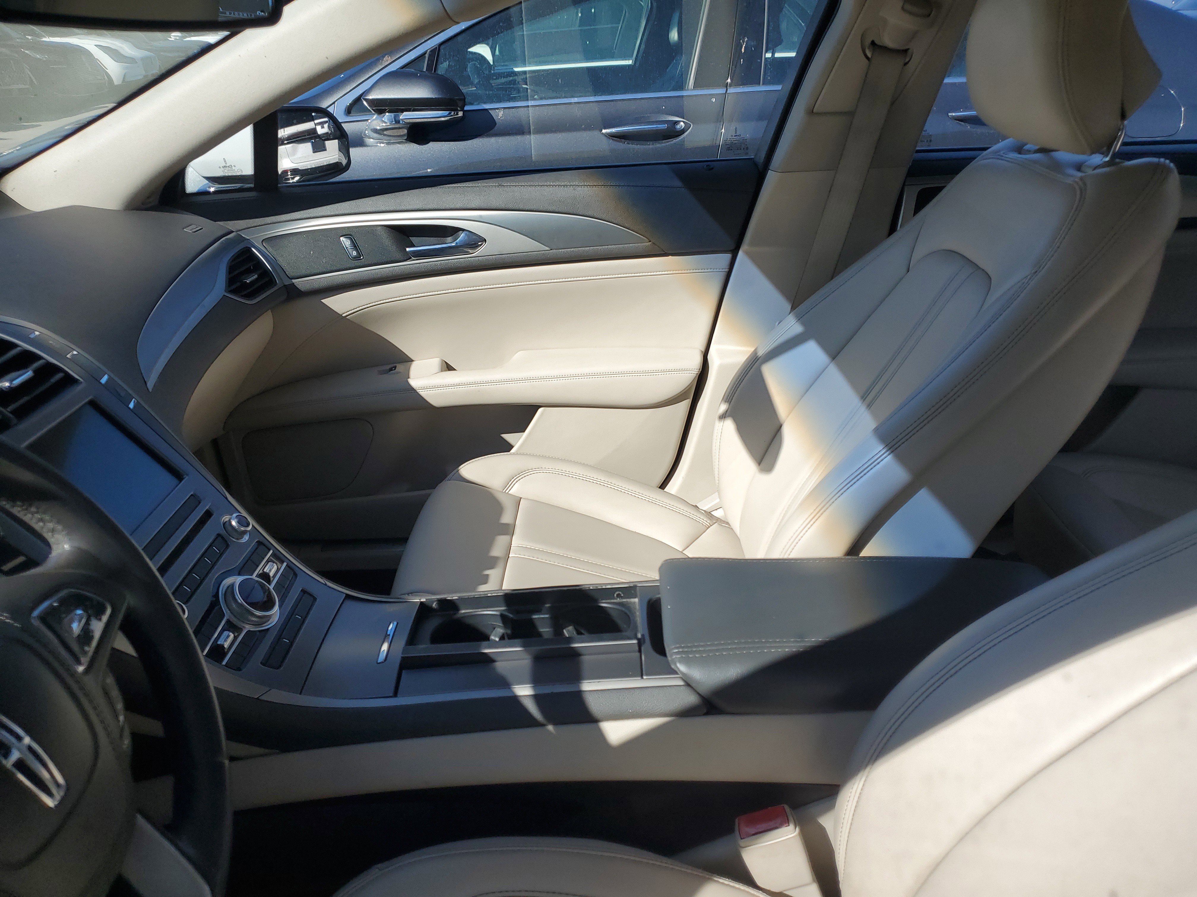 Used 2017 Lincoln MKZ Premiere image 15