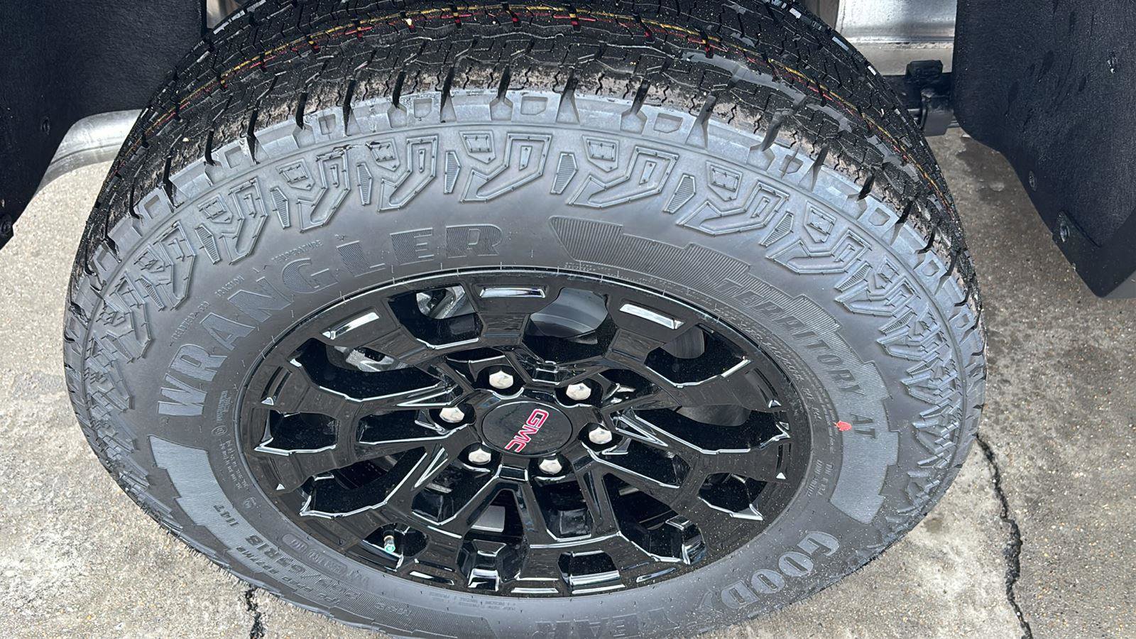 New 2026 GMC Canyon Elevation w/ Convenience Package RWD image 11