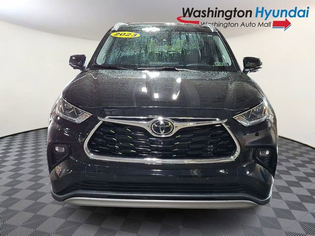 Used 2023 Toyota Highlander Platinum image 2