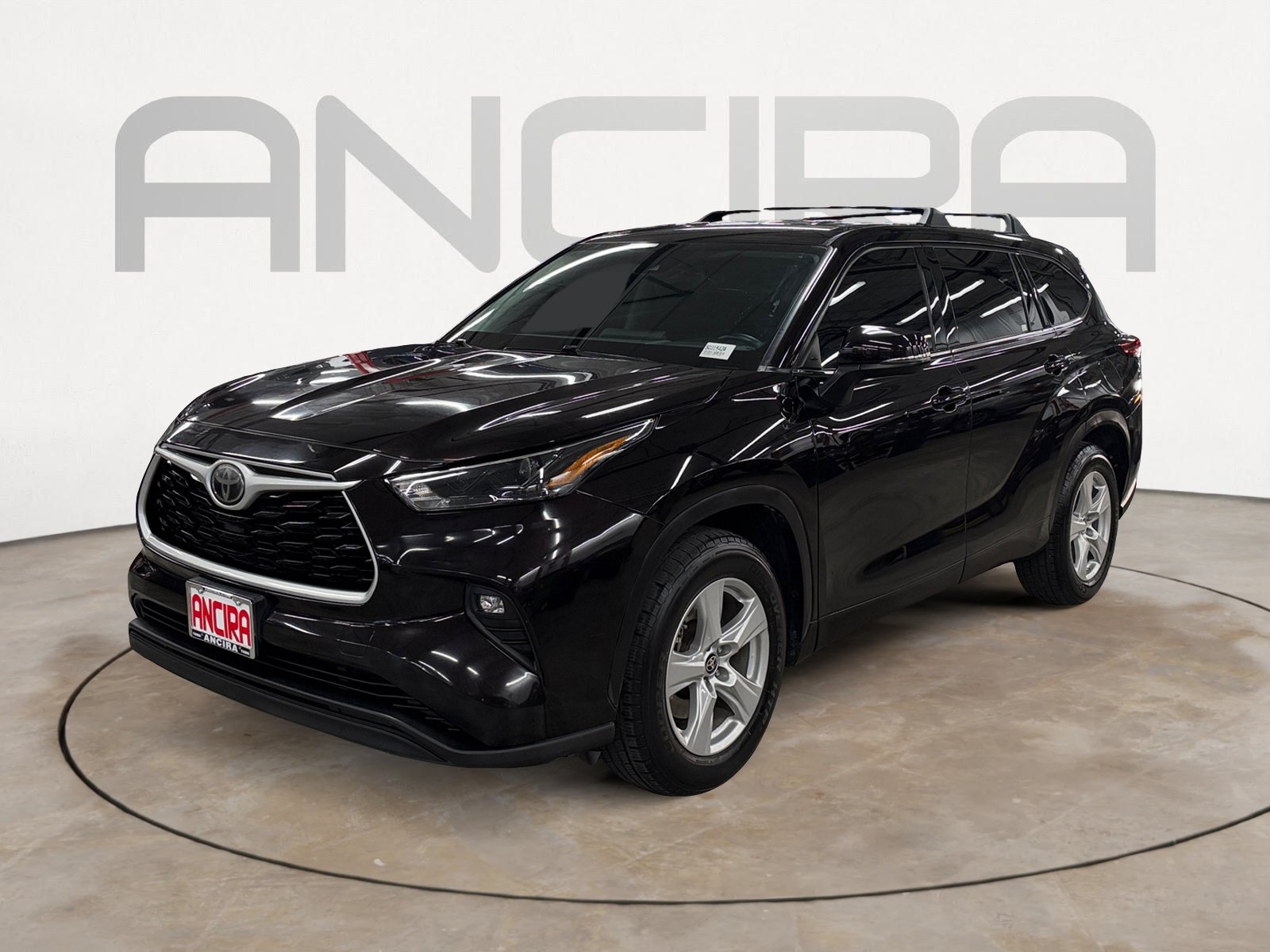Used 2022 Toyota Highlander LE FWD image 6
