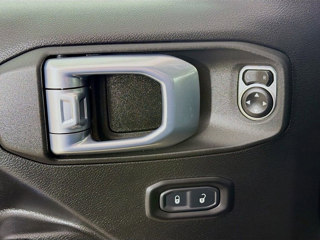 Used 2021 Jeep Gladiator Sport image 24