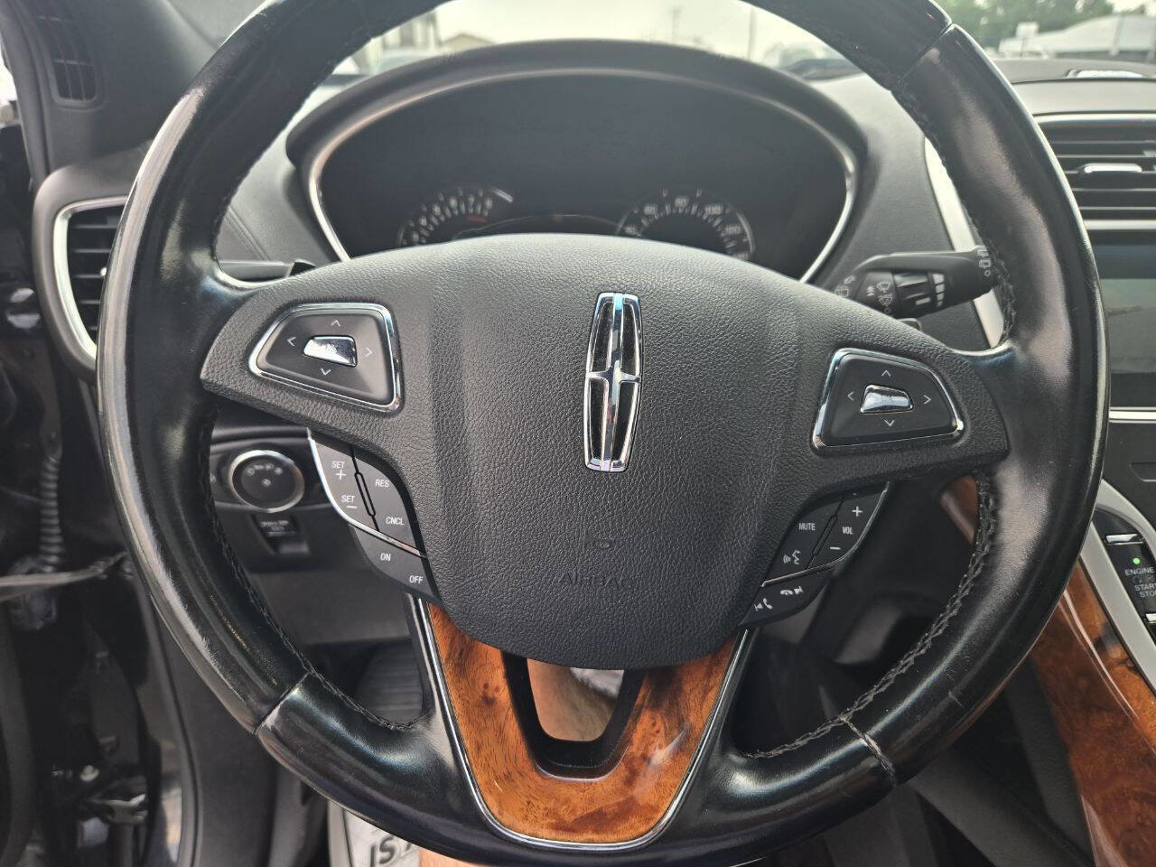 Used 2016 Lincoln MKX Reserve w/ Luxury Package image 23