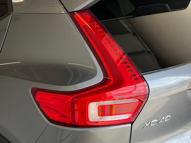 Used 2019 Volvo XC40 T5 Momentum AWD/4WD image 17