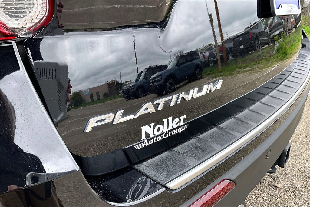 Certified 2023 Ford Explorer Platinum w/ Technology Package AWD/4WD image 8