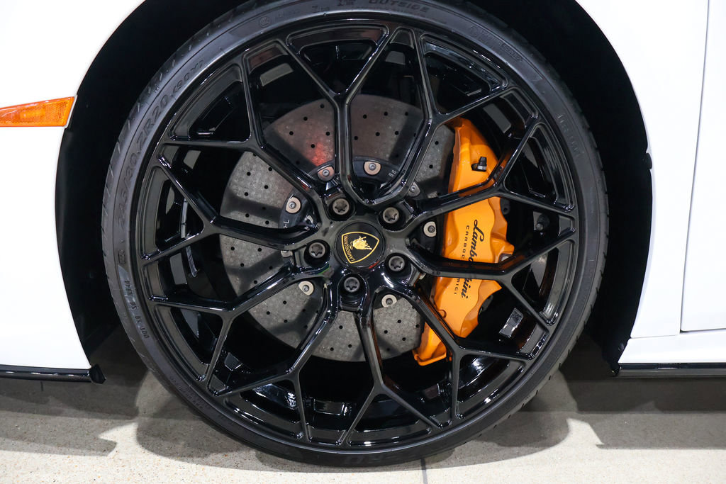 Used 2024 Lamborghini Huracan EVO image 45