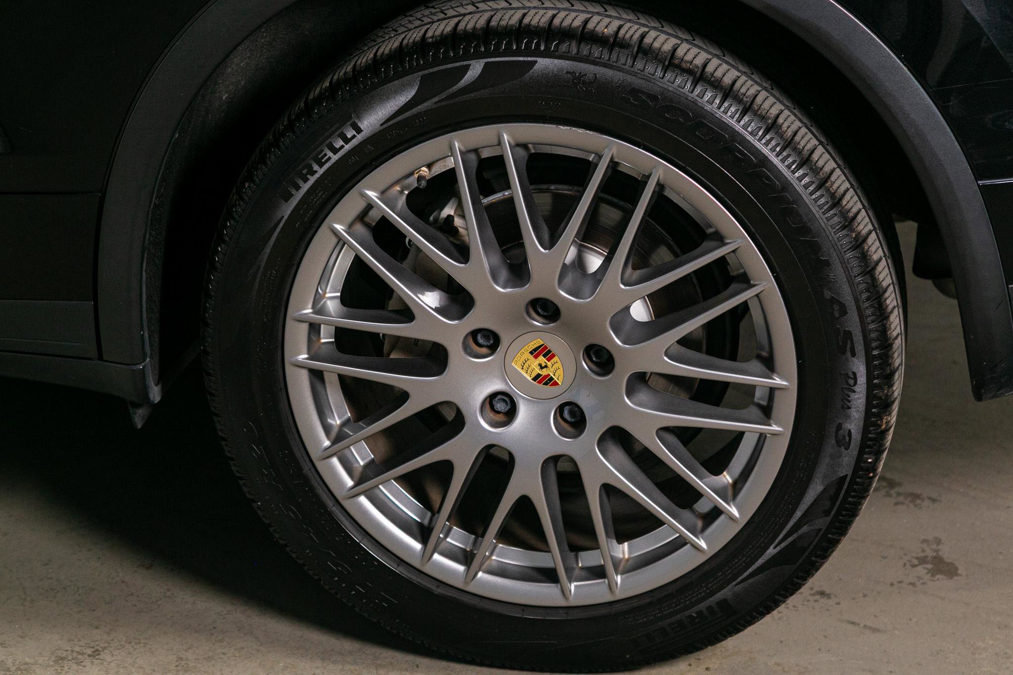 Used 2018 Porsche Cayenne S image 17