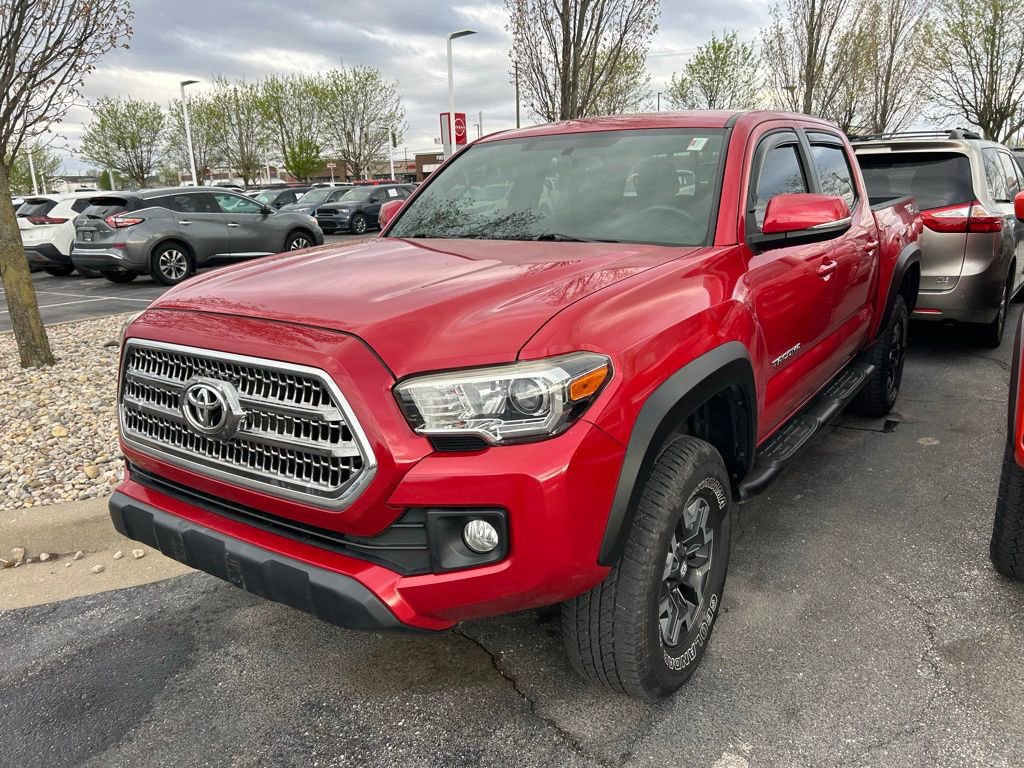 Used 2016 Toyota Tacoma TRD Off-Road w/ Exterior Package image 2