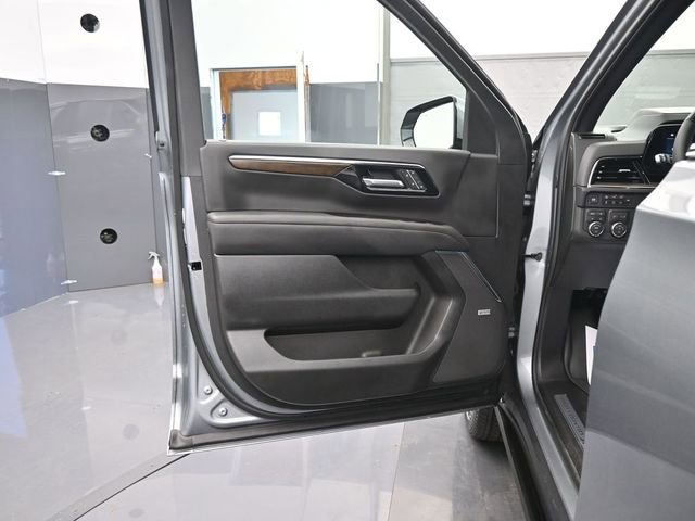 New 2026 Chevrolet Suburban High Country AWD/4WD image 13