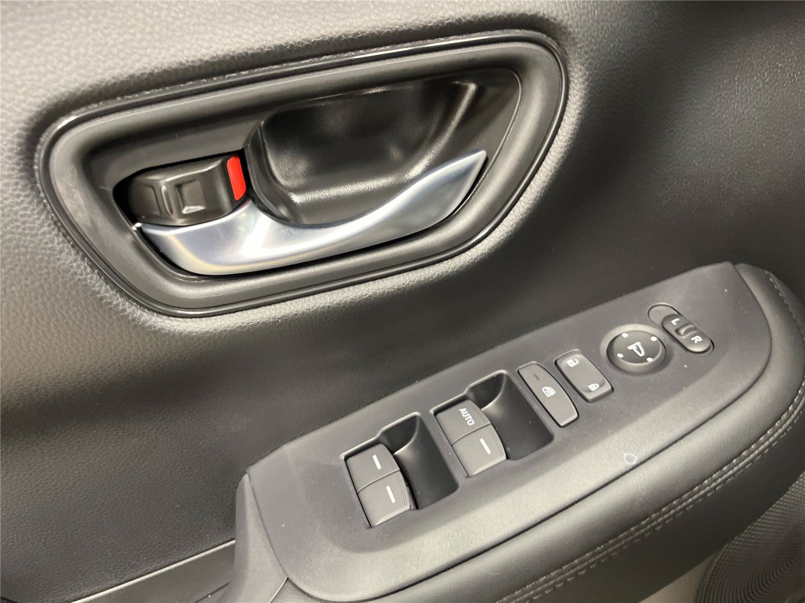 New 2026 Honda HR-V LX image 12