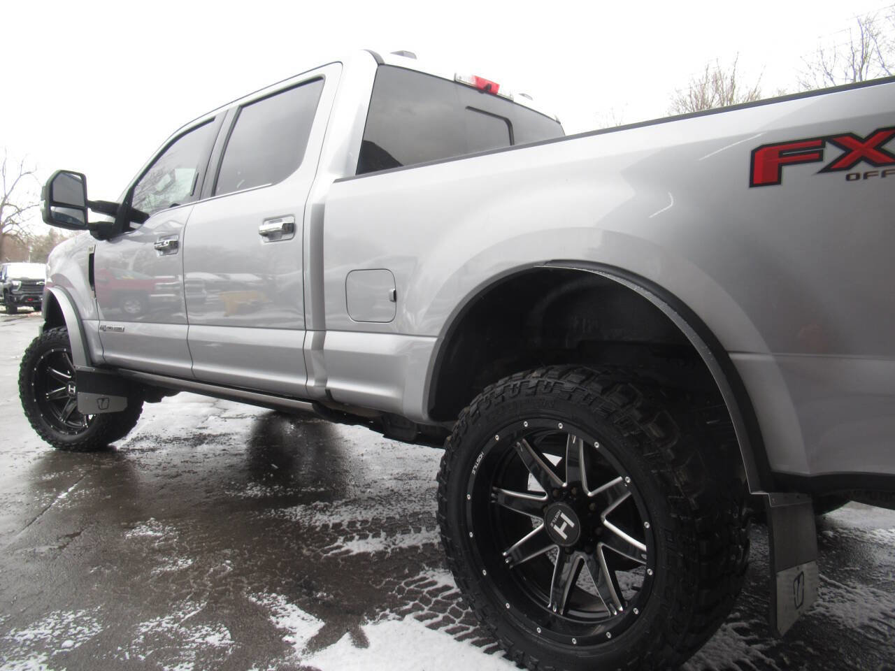 Used 2022 Ford F350 Platinum image 17