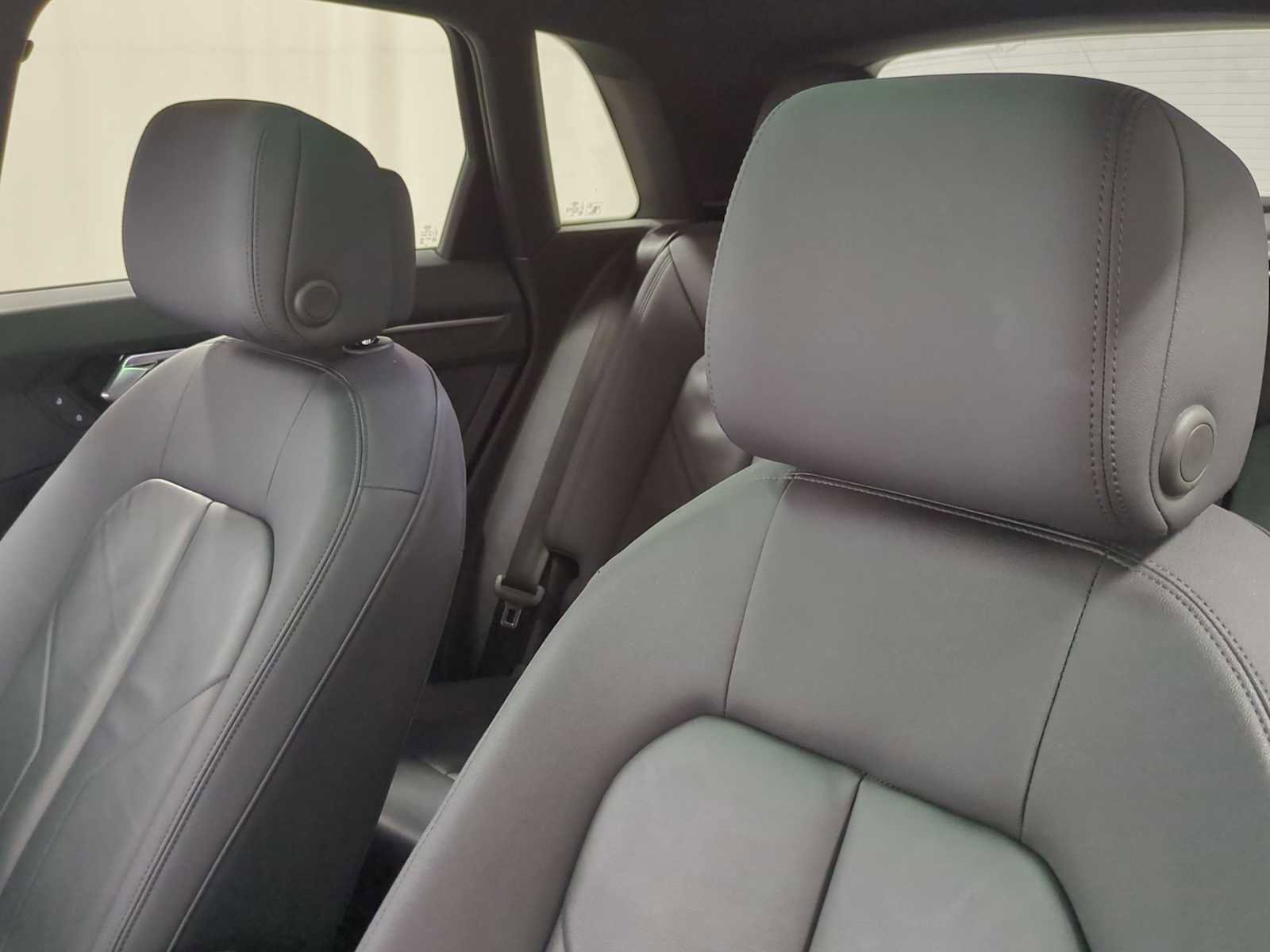 Used 2023 Audi Q3 2.0T Premium w/ Convenience Package image 17