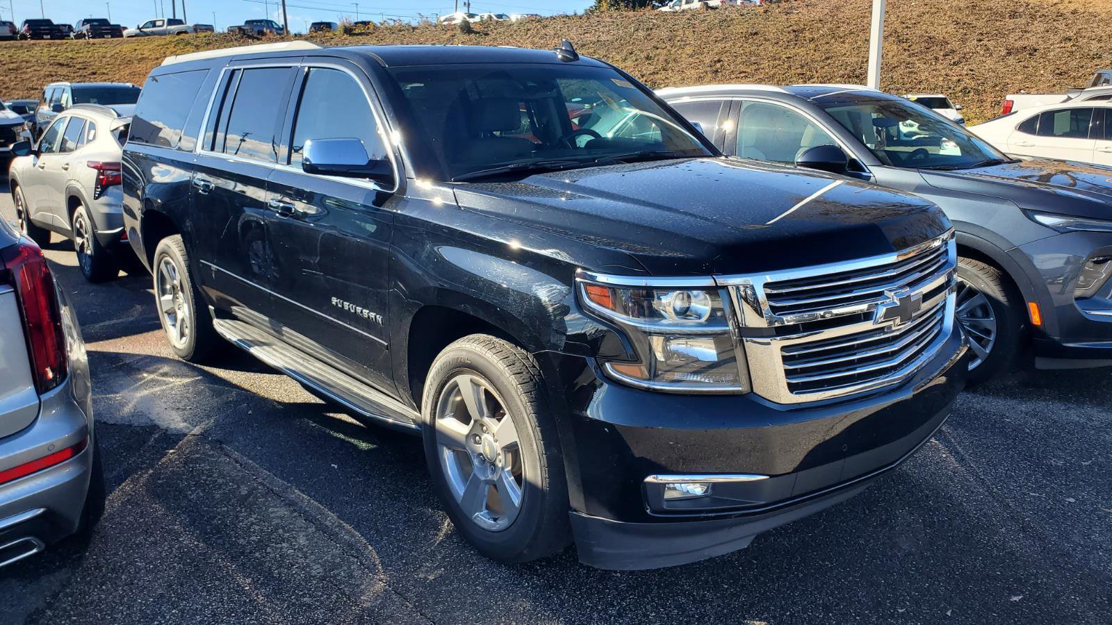 Used 2017 Chevrolet Suburban Premier image 2