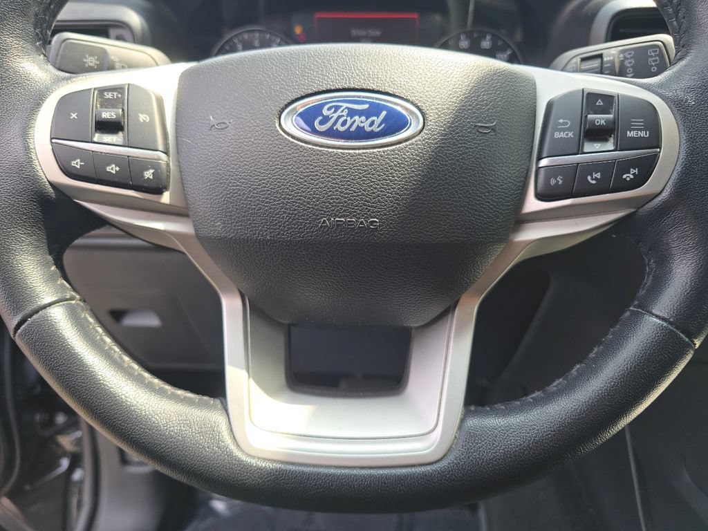 Used 2023 Ford Explorer XLT AWD/4WD image 36