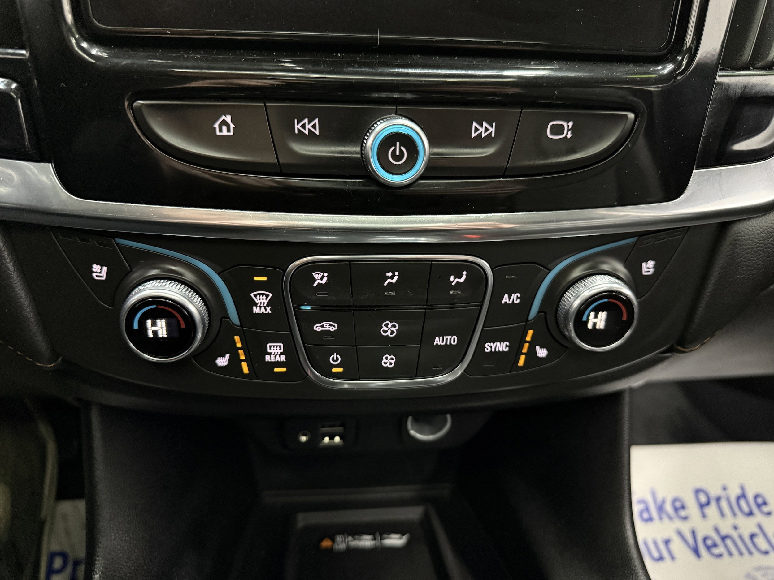 Used 2021 Chevrolet Traverse Premier w/ Redline Edition AWD/4WD image 18