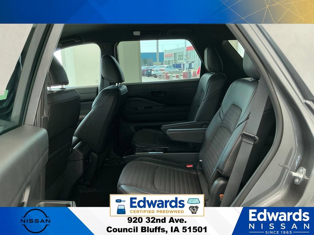 Used 2025 Nissan Pathfinder Rock Creek AWD/4WD image 18