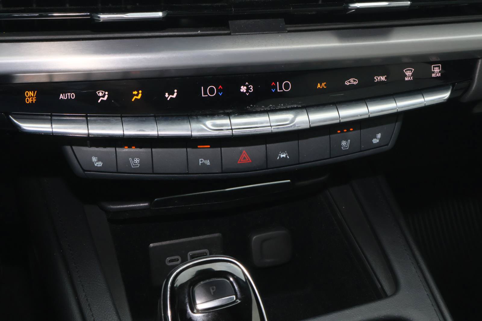 Certified 2024 Cadillac XT4 Sport FWD image 30