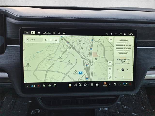 Used 2025 Rivian R1S Adventure AWD/4WD image 13
