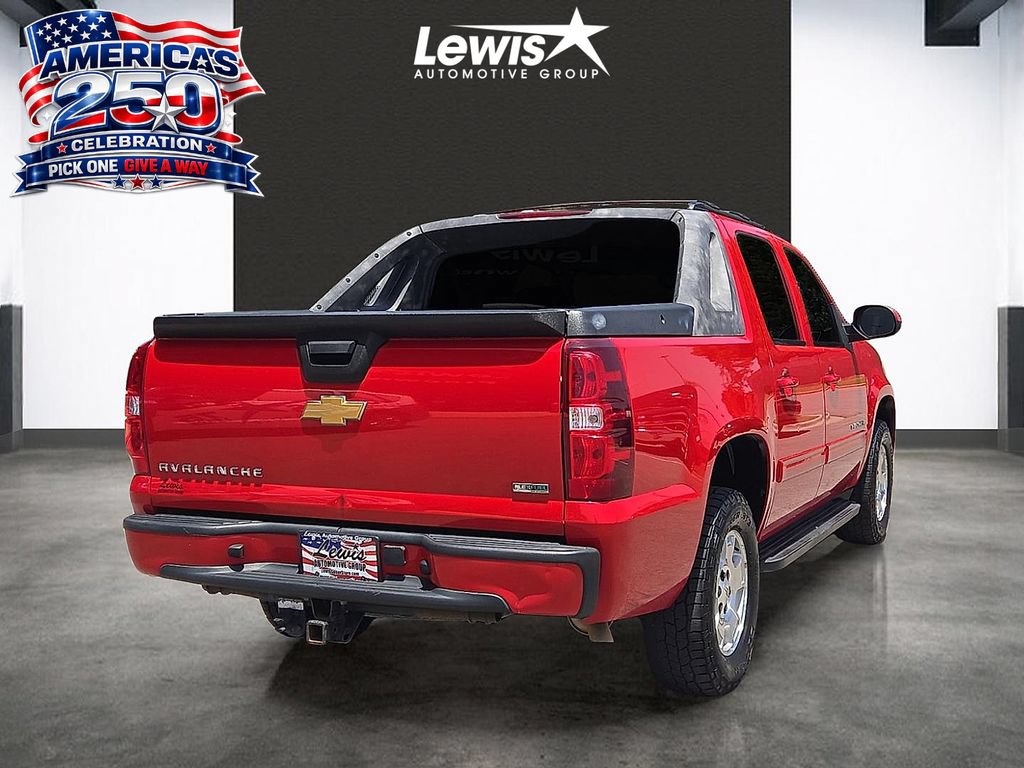 Used 2012 Chevrolet Avalanche LS AWD/4WD image 4