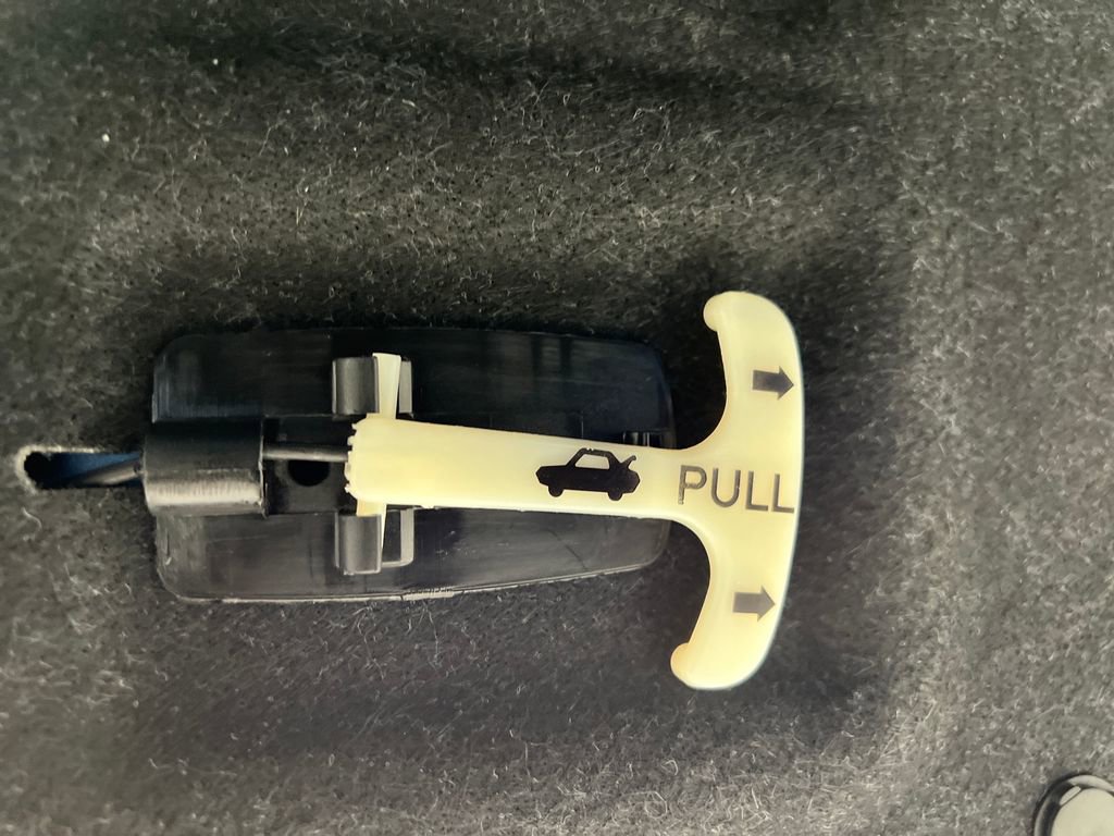 Used 2025 Nissan Sentra SV FWD image 30